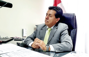 Escándalo en Sedapal: ministra quiere nombrar como presidente a cuestionado Hernán Piscoya