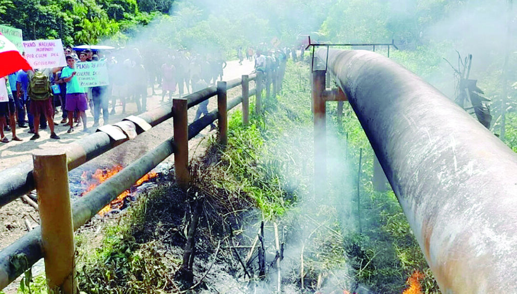 Detienen fuga de crudo en oleoducto