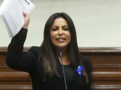 Patricia Chirinos presenta denuncia constitucional contra Sigrid Bazán