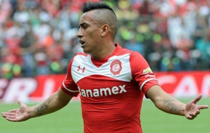 TAS ratifica decisión de FIFA y ordena a Christian Cueva y a Pachuca indemnizar al Santos