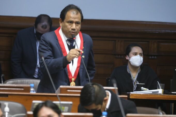 Tello insiste que adelanto de elecciones debe ir con referéndum para asamblea constituyente