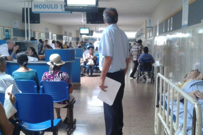 Hospitales Rebagliati y Sabogal con tercer turno para consulta externa de asegurados