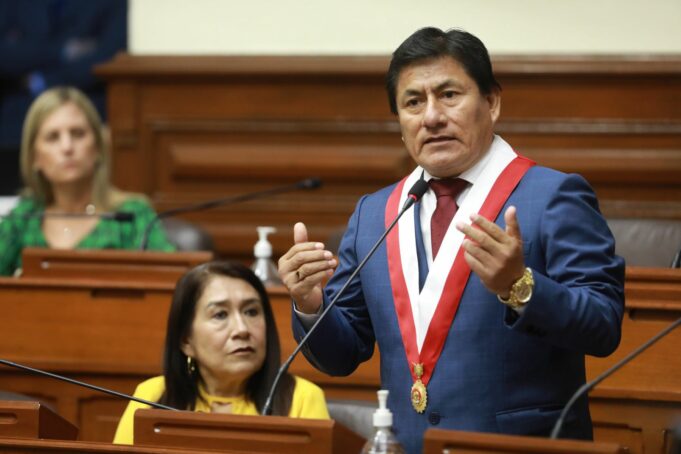 José Pazo (SP) jura como congresista en reemplazo de Wilmar Elera