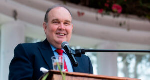 Concejo Metropolitano de Lima aprueba que Rafael López Aliaga no reciba sueldo de alcalde