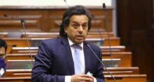 Edward Málaga en contra de adelanto de elecciones para 2023