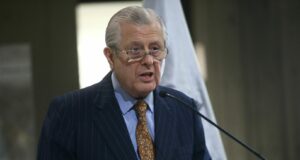 Dan por concluidas funciones de Oscar Maúrtua como embajador del Perú en España