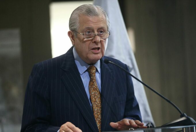 Dan por concluidas funciones de Oscar Maúrtua como embajador del Perú en España