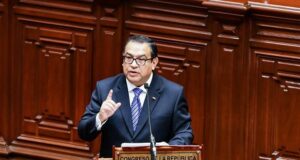 Otárola vuelve a contradecir a Boluarte