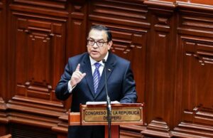 Otárola vuelve a contradecir a Boluarte