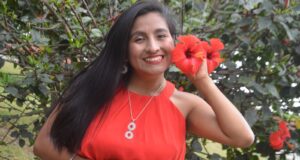 Yvett Córdova, artista con discapacidad debuta en Stand Up Comedy «playas, risas y punch! en teatro auditorio Miraflores