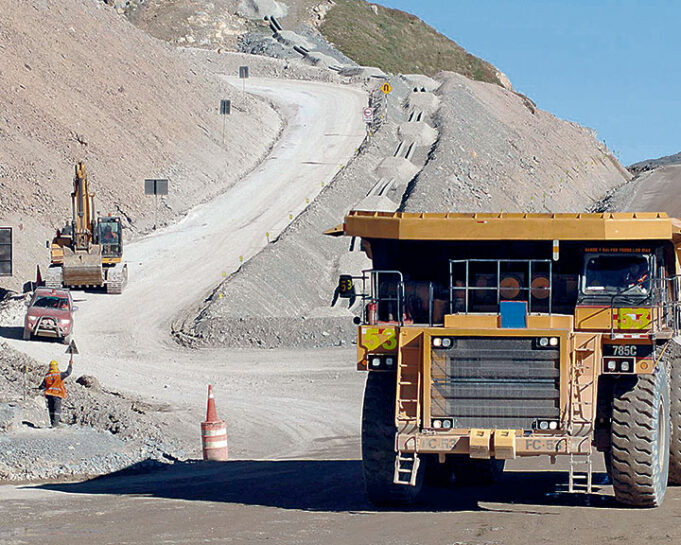 Cambio de matriz energética en el mundo demanda cobre y zinc