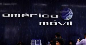 Caen 60.4% ganancias de América Móvil