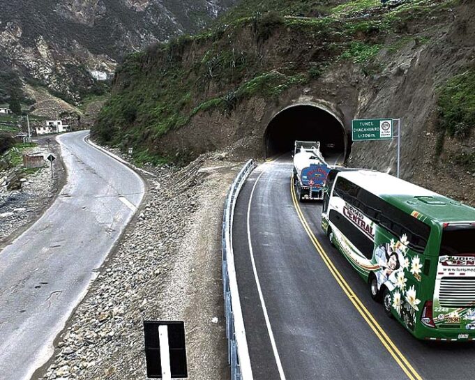 Proponen alternativa para nueva carretera central