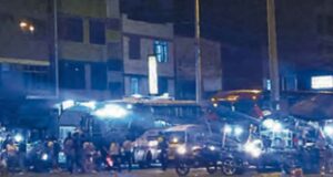 Ambulantes toman cruce de Aviación y Canadá