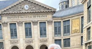 Academia Francesa de la Lengua incorpora a Vargas Llosa pese a opositores