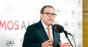 Le recuerdan a Otárola cuando prometía Asamblea Constituyente