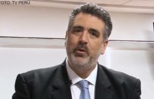 Carlos Cornejo: “Gobierno de Dina Boluarte se aproxima cada vez más a un modelo autoritario”