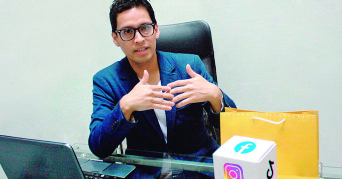 EXPERTO DA CONFERENCIA: Aprende a atraer clientes en tiempos de crisis