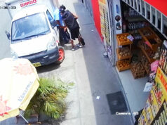 Asaltan a repartidor frente a clientes