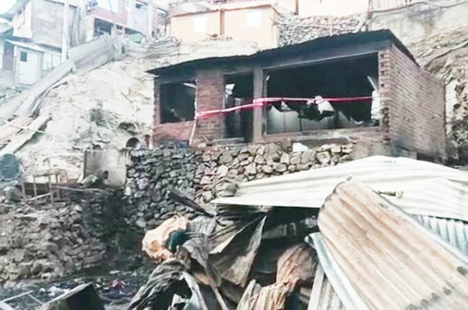 SJL: Murieron en incendio, ayuda para enterrar a hermanitos