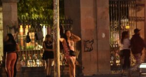 Acribillan a trabajadoras sexuales por presunto cobro de cupos