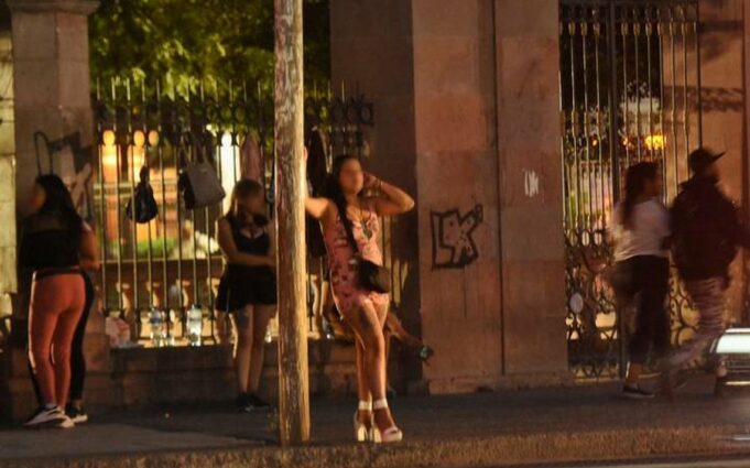Acribillan a trabajadoras sexuales por presunto cobro de cupos