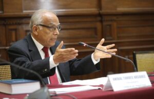 Subcomisión aprueba informe que recomienda inhabilitar por 10 años a Aníbal Torres