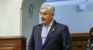 Ministerio de Cultura lamenta comentario despectivo de congresista Lizarzaburu Ministerio de Cultura lamentó comentario despectivo de congresista Lizarzaburu