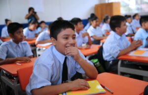 Pese a protestas, clases escolares se inician el 13 de marzo