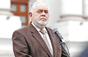 Digna Calle: Montoya quiere aumento de sueldo a congresistas Digna Calle: Montoya quiere aumento de sueldo a congresistas