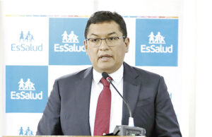 CGTP exige salida inmediata del presidente de EsSalud