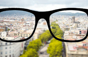 ¡Políticos miopes y estrábicos!