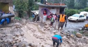 Huaicos en centros poblados de Camaná en Arequipa dejan al menos 40 muertos