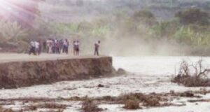 Huaicos y deslizamientos en Yauyos dejan una joven muerta