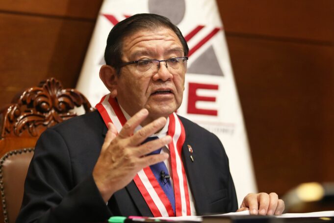 Fujimorismo insiste en recomponer el JNE