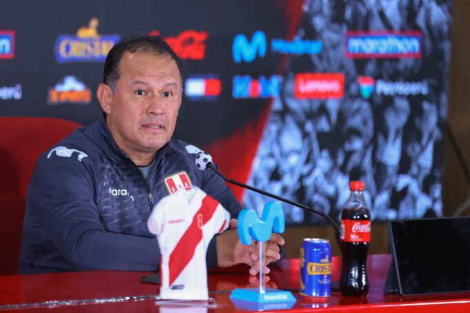 Juan Reynoso preocupado por la postergación de la Liga 1