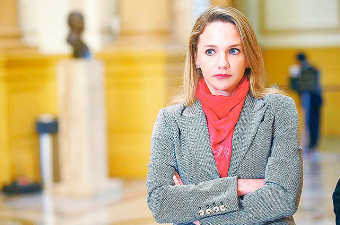 Subcomisión aprueba denuncia constitucional contra Luciana León