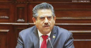 Manuel Merino pide a Dina Boluarte que renuncie a la presidencia