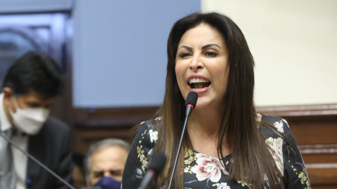 Pide declarar «personas no gratas» a embajadores de Argentina y Colombia