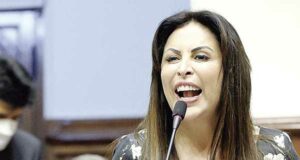 Patricia Chirinos denuncia a Anibal Torres por pedir nueva Constitución Patricia Chirinos denuncia a Anibal Torres por pedir nueva Constitución