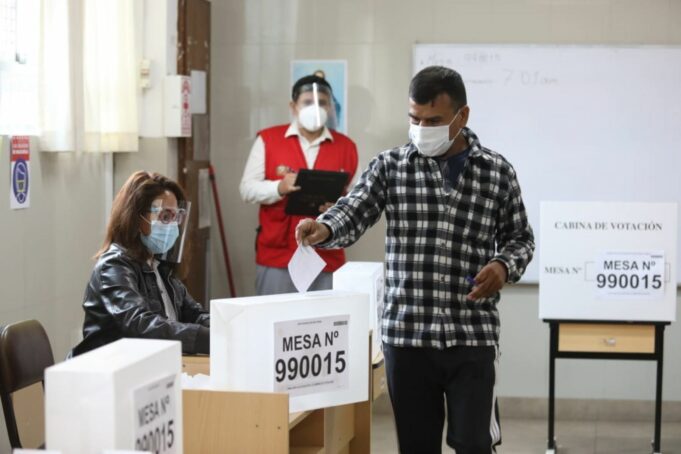 Perú Libre propone condonar multas por no votar en elecciones de 2021 y 2022