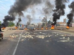 Manifestaciones en Madre de Dios y Puno dejan 28 policías y 23 civiles heridos