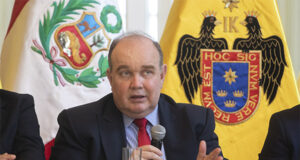 Otro capricho del alcalde: De mal en peor, ‘Porky’, anuncia otra playa artificial en Huaycán-Ate