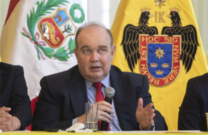 Otro capricho del alcalde: De mal en peor, ‘Porky’, anuncia otra playa artificial en Huaycán-Ate