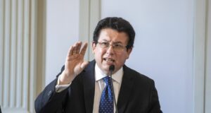 Excanciller Rodríguez Mackay recomienda retirar «en el acto» al embajador de Perú en Colombia