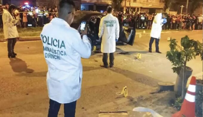 Sicarios acribillan a sujeto en SJL y abandonan su cuerpo cerca del cementerio