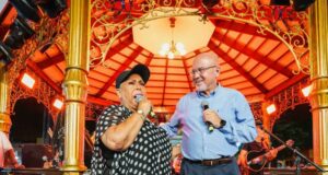 Surco festeja con música criolla y platos típicos el día del Pisco Sour