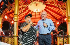 Surco festeja con música criolla y platos típicos el día del Pisco Sour