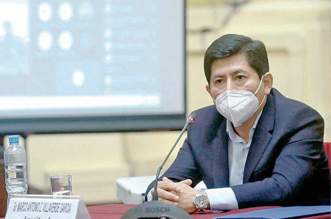 Villaverde podría ser autorizado para viajar a España