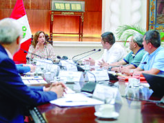 Dina Boluarte dialoga con gobernador de Junín